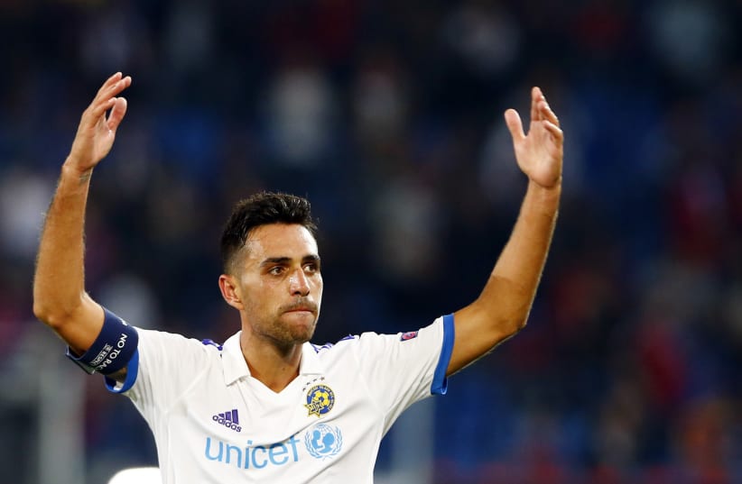  MACCABI TEL AVIV striker Eran Zahavi scored the club’s lone second-leg goal against Aris Thessaloniki in a 2-1 road loss for the yellow-and-blue in Greece. The result saw the Israeli side advance in Conference League qualifying with a 3-2 aggregate win. (photo credit: Arnd Wiegmann/Reuters/File Photo)