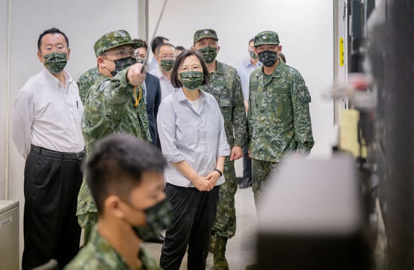  Taiwan's President Tsai Ing-wen visits soldiers at a military base in New Taipei City, Taiwan in this handout picture released August 23, 2022.  (photo credit: TAIWAN PRESIDENTIAL OFFICE/HANDOUT VIA REUTERS)