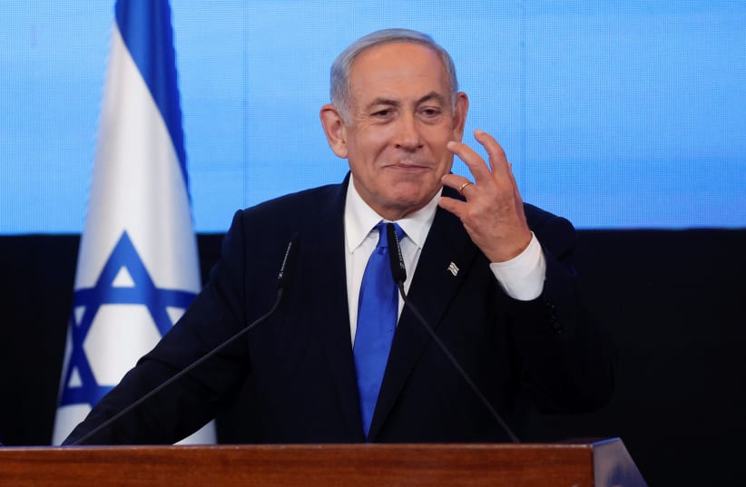  Likud leader Benjamin Netanyahu addresses his supporters at his party headquarters during Israel's general election in Jerusalem, November 2, 2022.  (photo credit: AMMAR AWAD/REUTERS)