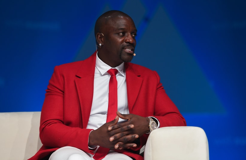  Akon on stage at a cryptocurrency conference in Lisbon, Portugal (photo credit: WIKIMEDIA)