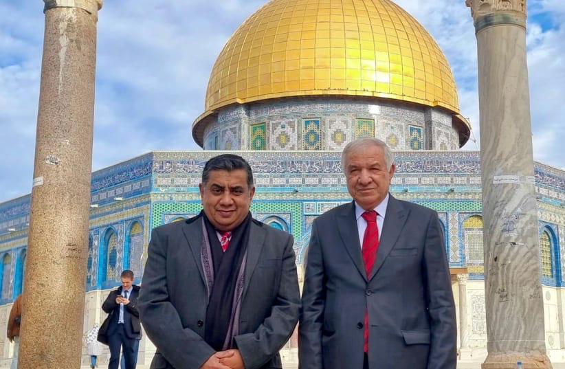  Lord Ahmad 2023 at temple mount (photo credit: British Consulate General Jerusalem)