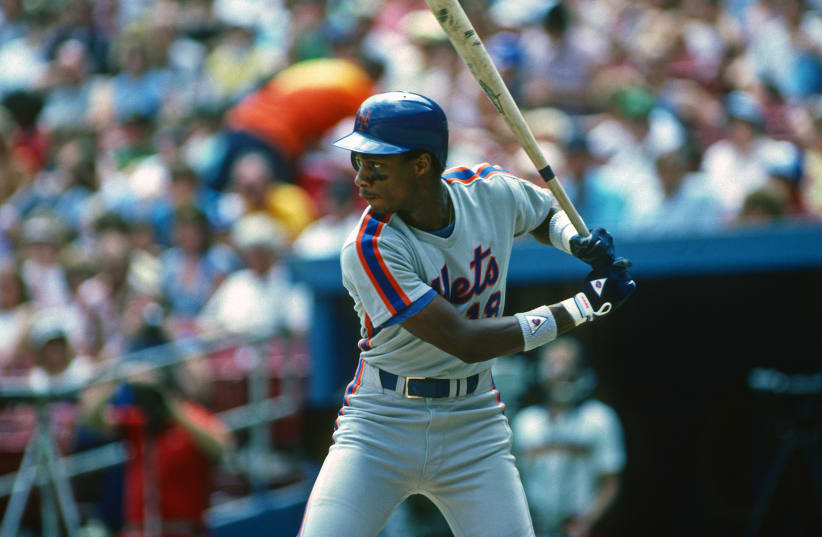  Darryl Strawberry bats in a game between the New York Mets and the Pittsburgh Pirates at Three Rivers Stadium in Pittsburgh in 1986.  (photo credit: George Gojkovich/Getty Images)