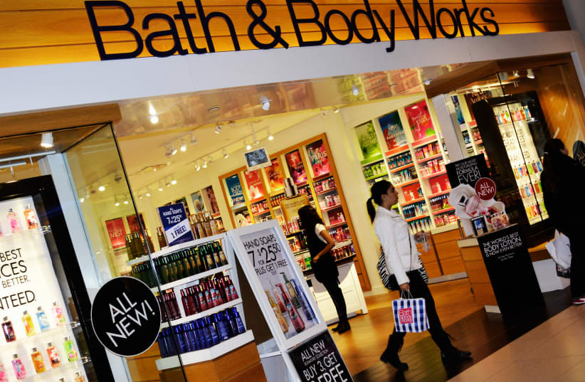 This is a shot of the Bath and Body Works store in the Eaton Centre in Toronto, Canada. (photo credit: bargainmoose.ca via WIKIMEDIA COMMONS)