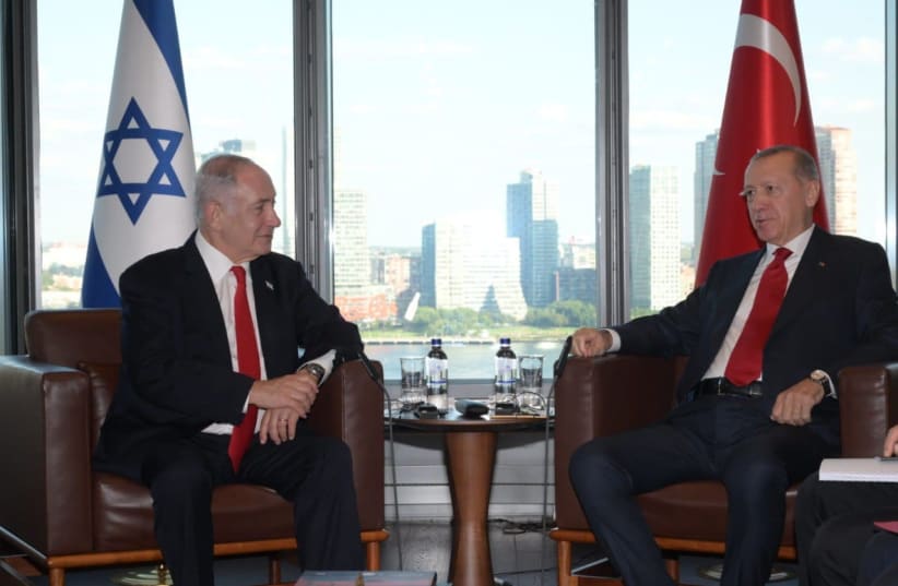  Prime Minister Benjamin Netanyahu meets with Turkish President Recep Tayyip Erdoğan on the sidelines of the UN General Assembly. (photo credit: Avi Ohayon/GPO)