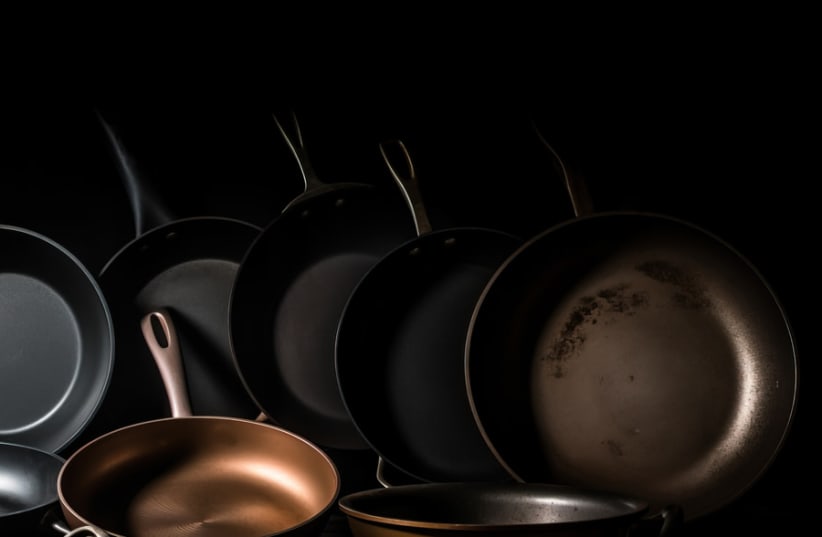 This Indian American doctor explains which pans to avoid while cooking -  Times of India