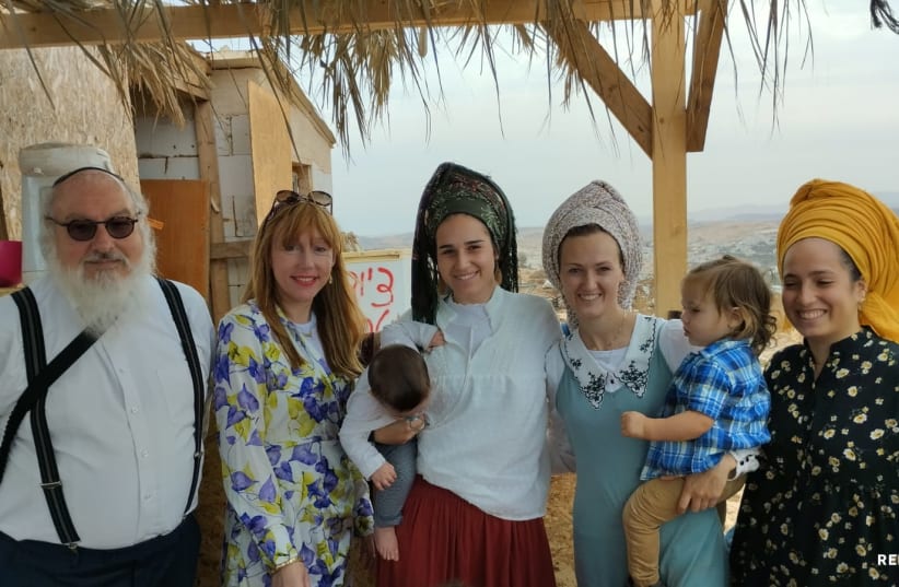  Jonathan Pollard visits Elisha Yered's wife and family (photo credit: COURTESY VIA MAARIV)