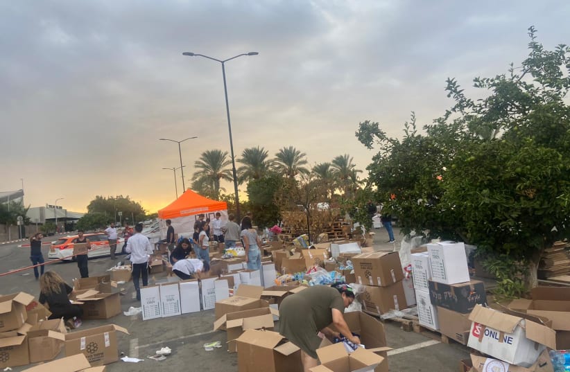 Medical supplies and humanitarian aid being distributed in Southern Israel (photo credit: UNITED HATZALAH‏)