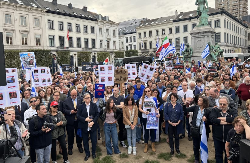  IRANIANS AND Jews rally together in support of Israel in Brussels, this past week.  (photo credit: Michelle Folkman)