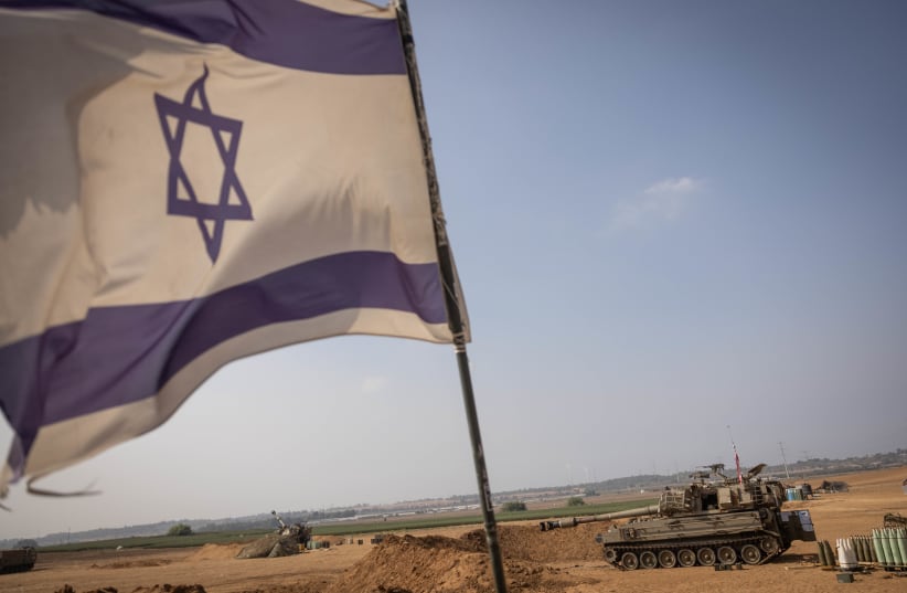  Israeli artillery stationed near the Israeli-Gaza border, in southern Israel, November 2, 2023 (photo credit: Chaim Goldberg/Flash90)
