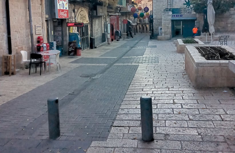  NAHALAT SHIVA’S Rivlin Street sees sparse consumers. (photo credit: GIL ZOHAR)