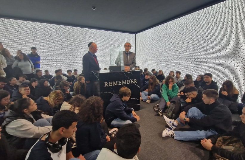  Michael Rothwell the director of the Holocaust and the Jewish museums in Porto (left) and Sebastião Feyo (right) president of the Porto municipal assembly, with the school students (photo credit: CIP/CJP)