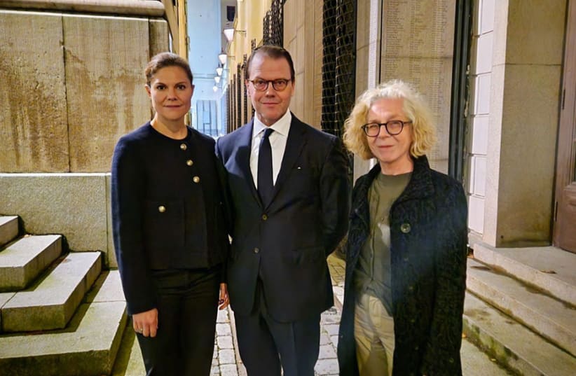  Photo of Crown Princess Victoria and Prince Daniel of Sweden, with Hanna Halpern, the general secretary of the Jewish community. (photo credit: Courtesy)