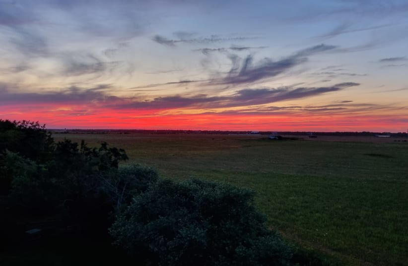  Dreaming of a better tomorrow for Israeli travelers. Sunset over Martha's Vineyard, Massachusetts (photo credit: @MarkDavidPod   )