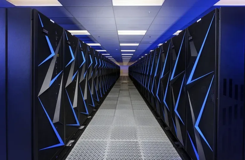  Supercomputer  (photo credit: RAWPIXEL)