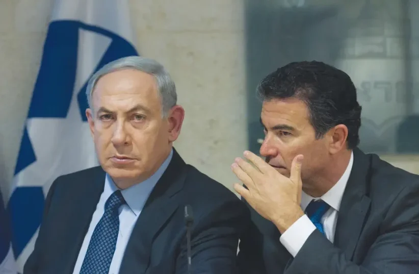  Yossi Cohen and Benjamin Netanyahu (photo credit: MIRIAM ASTER/FLASH90)