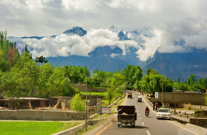  Karakorum Highway in Pakistan (photo credit: INGIMAGE)