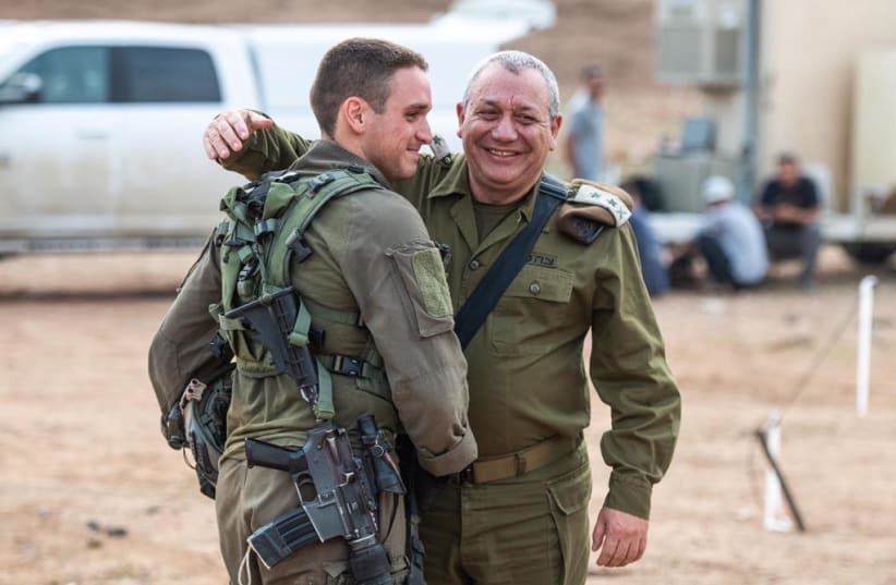  Gal and Gadi Eisenkot during IDF Maglan unit training 2018. (photo credit: Anna Barsky/IDF spokesperson's unit via Maariv)