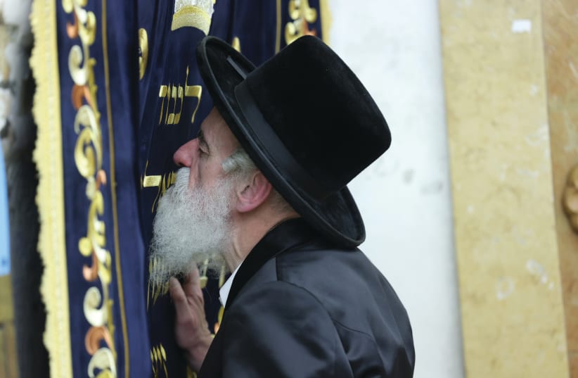  MENACHEM MENDEL HAGER, Grand Rabbi of Vizhnitz, prays at the Rav Shimon Bar Yochai gravesite in Meron, May 24.  (photo credit: David Cohen/Flash90)