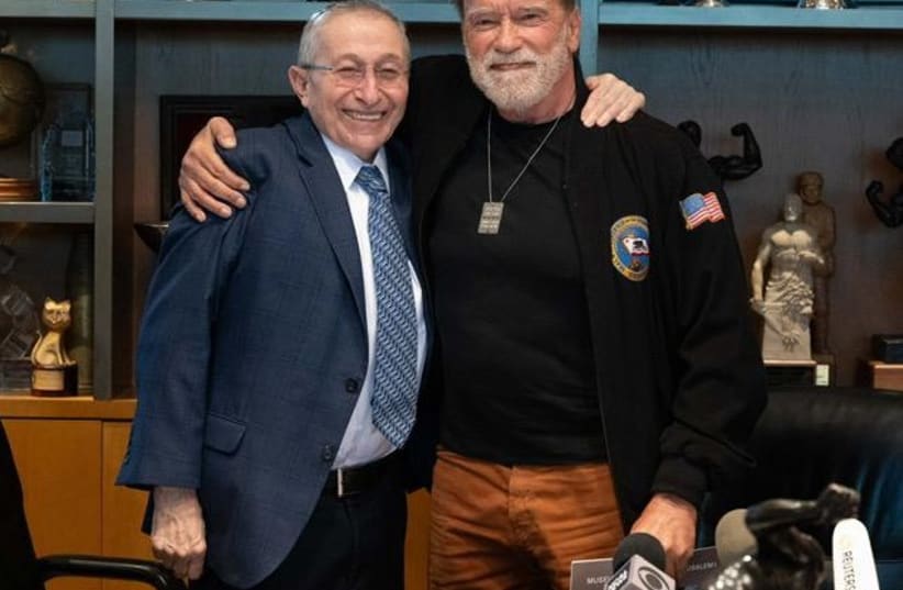  Rabbi Marvin Hier and Schwarzenegger. (photo credit: Gary Leonard)