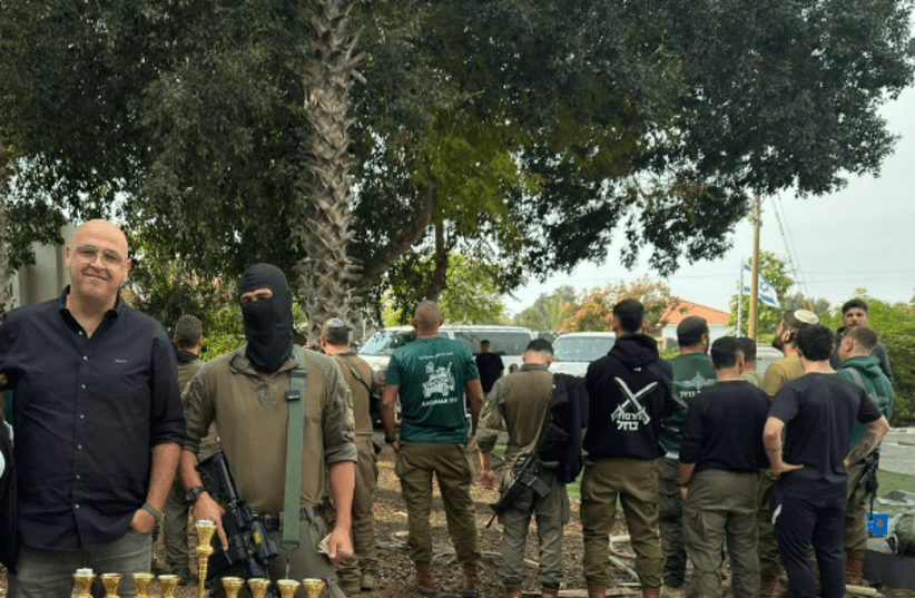 Pitchon-Lev CEO Eli Cohen visits special forces soldiers. (photo credit: Foni Mesika)