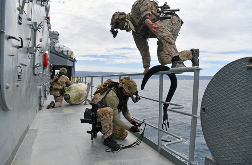  US Navy SEALs (Illustrative) (photo credit: US NAVY)
