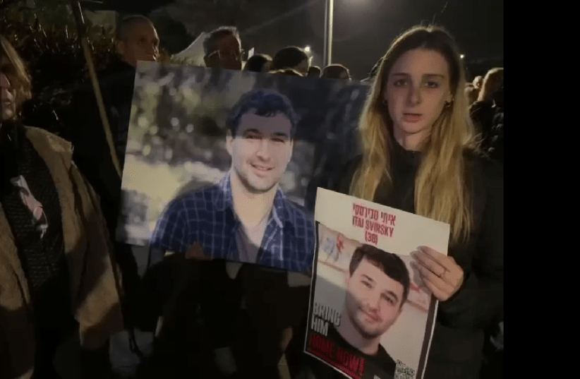  Ofir Weinberg, Itai Svirsky's cousin, outside Prime Minister Benjamin Netanyahu's home in Caesarea demanding answers on the return of the hostages, January 19, 2024. (photo credit: The Hostages and Missing Persons Families Forum )