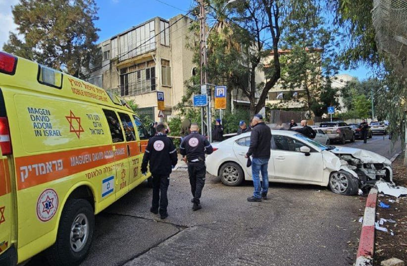 La escena de un ataque terrorista con embestida en Haifa, 29 de enero de 2024 (photo credit: Magen David Adom)