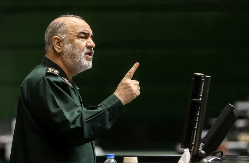  El comandante en jefe del Cuerpo de la Guardia Revolucionaria Islámica (IRGC), el general de división Hossein Salami, habla durante una reunión del parlamento en Teherán, Irán, 22 de enero de 2023. (photo credit: Iranian Parliament website/WANA (West Asia News Agency)/Handout via REUTERS)