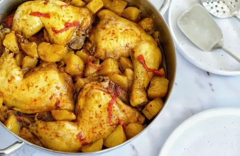  El secreto de la sencillez. La olla de pollo y patatas más deliciosa de la historia (photo credit: Ayala Gani)