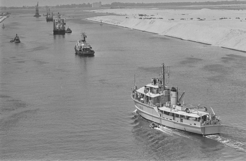  ROYAL NAVY coastal minesweeper ‘HMS Wilton’ takes part in Operation Rheostat to clear Egypt’s Suez Canal of mines, 1974.Evening Standard/Hulton Archive/ Getty Images (photo credit: Evening Standard/Hulton Archive/Getty Images)
