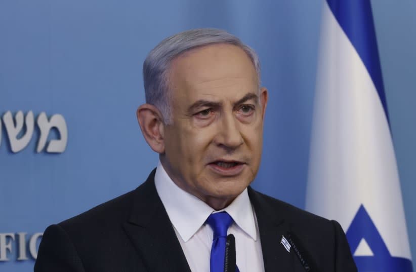 El Primer Ministro Benjamin Netanyahu habla el 7 de febrero de 2024 (photo credit: MARC ISRAEL SELLEM/POOL)