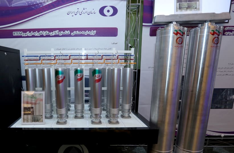  Varias centrifugadoras iraníes de nueva generación se exhiben durante el Día Nacional de la Energía Nuclear de Irán en Teherán, Irán, 10 de abril de 2021. (photo credit: IRANIAN PRESIDENCY OFFICE/WANA (WEST ASIA NEWS AGENCY)/HANDOUT VIA REUTERS)