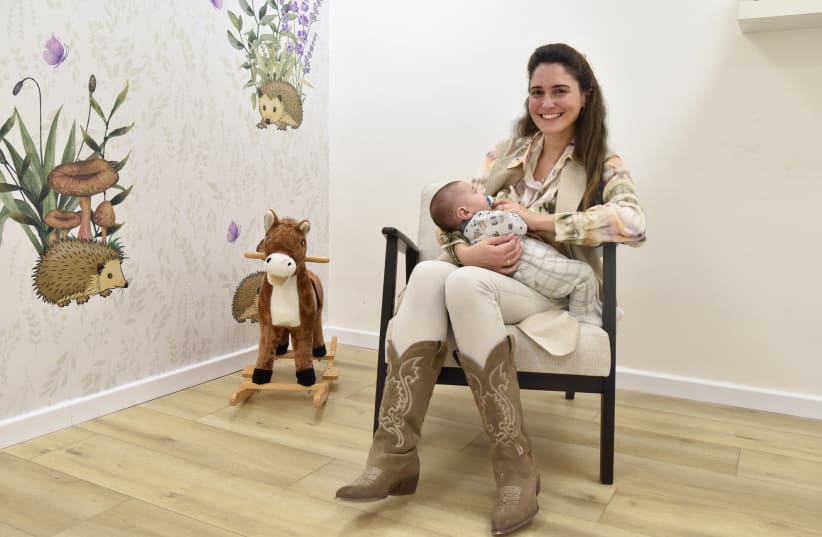  Doctoral student Keren Or Greenberg in the Ulman Building’s new nursing room (photo credit: Sharon Tzur for the Technion)