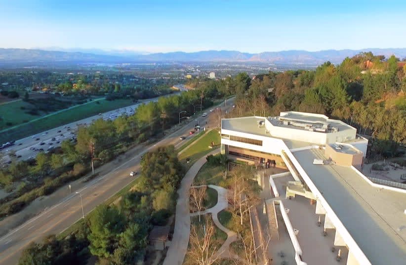  Vista aérea del campus Sunny & Isadore Familian de la American Jewish University en el barrio de Bel Air de Los Ángeles. (photo credit: COMMUNICATIONS DEPARTMENT AJU)