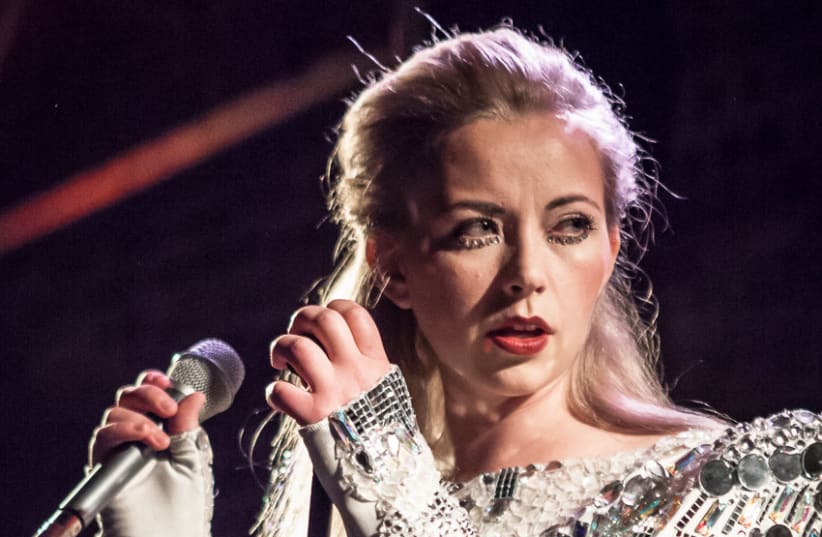  Charlotte Church performing at Focus Wales 2013 (photo credit: MIKE HUGHES / CC 2.0 / https://creativecommons.org/licenses/by/2.0/deed.en)