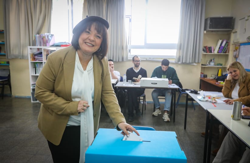  Beit Shemesh mayor and Mayoral candidate Aliza Bloch casts her ballot at a voting station on the morning of the Municipal Elections, in Beit Shemesh, February 27, 2024. (photo credit: YAAKOV LEDERMAN/FLASH90)