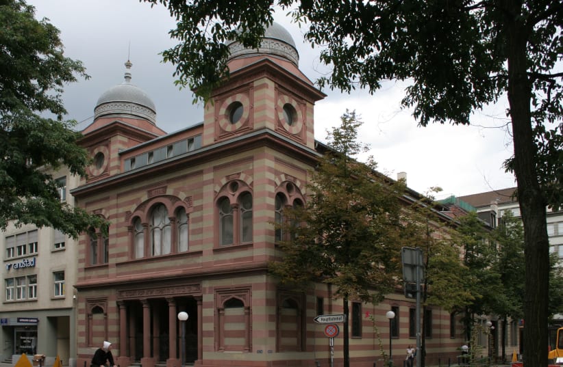  Synagogue in Zurich (photo credit: Ikiwans/Wikimedia Commons)