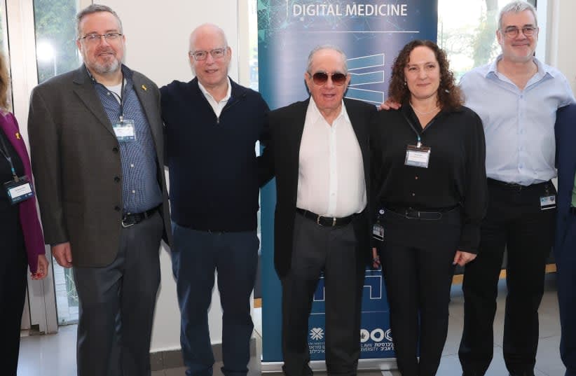  El equipo del Centro Alrov de Medicina Digital Crédito: Chen Galili, Universidad de Tel Aviv. (photo credit: CHEN GALILI/TEL AVIV UNIVERSITY)