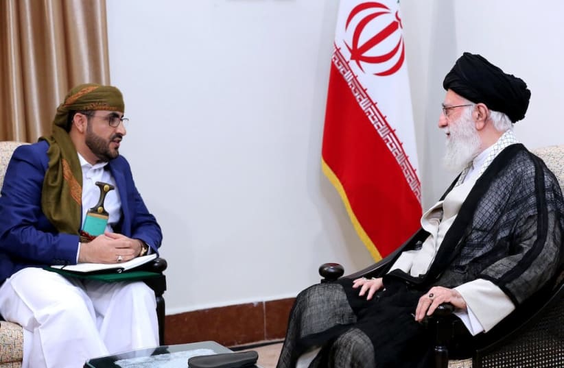The spokesman of the Houthis meets with Ayatollah Ali Khamenei. August 2019 (photo credit: KHAMENEI.IR)