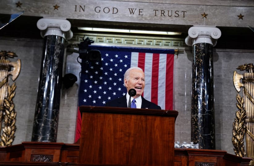  El presidente de EE.UU., Joe Biden, pronuncia su tercer discurso sobre el Estado de la Unión en la Cámara de Representantes del Capitolio de EE.UU. en Washington, DC, EE.UU., el 07 de marzo de 2024. (photo credit: Shawn Thew/Reuters)