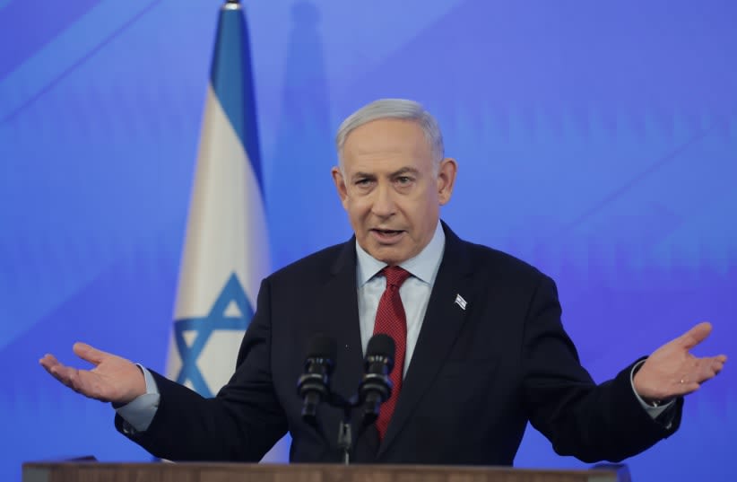  Benjamin Netanyahu da una rueda de prensa el 29 de febrero de 2024 (photo credit: NIMROD KLIKMAN/POOL)