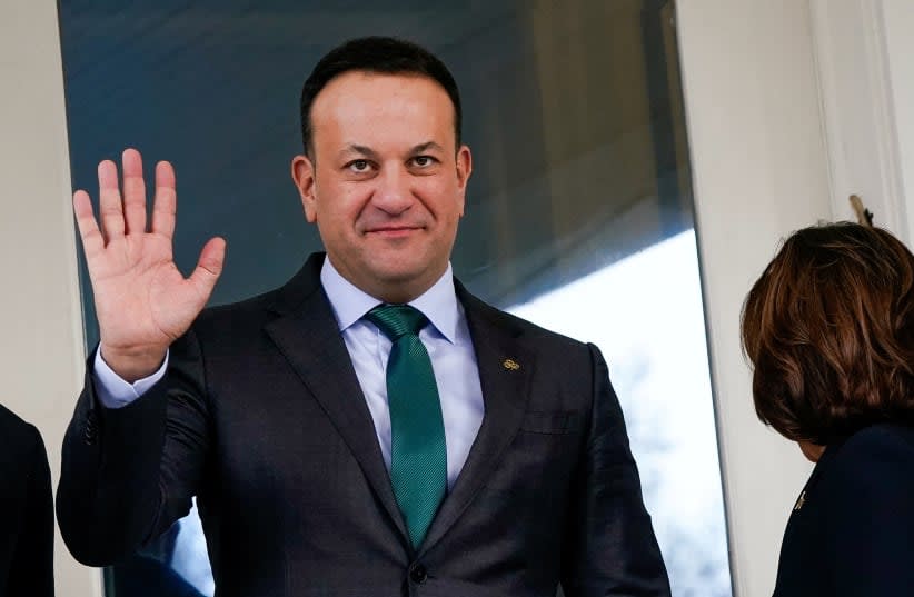  El Taoiseach (primer ministro) irlandés, Leo Varadkar, llega a la residencia de la vicepresidenta de Estados Unidos, Kamala Harris, en el Observatorio Naval de Washington, Estados Unidos, el 15 de marzo de 2024. (photo credit: REUTERS/ELIZABETH FRANTZ/FILE PHOTO)