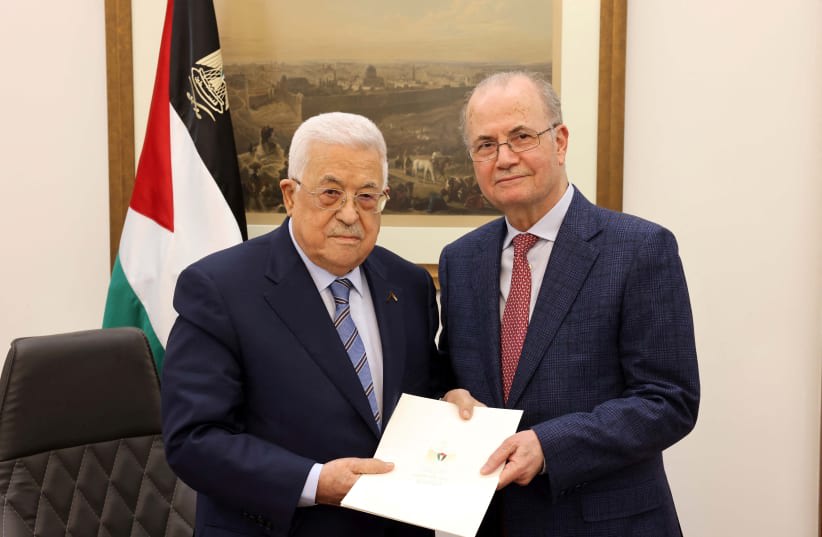  El presidente palestino Mahmud Abbas nombra a Mohammad Mustafa primer ministro de la Autoridad Palestina (AP), en Ramala, en Cisjordania 14 de marzo de 2024. (photo credit: VIA REUTERS)