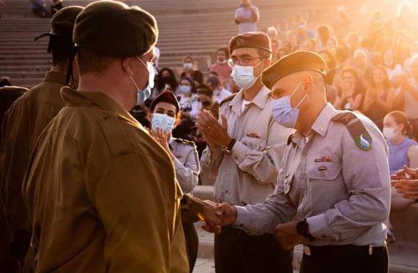  El programa "Advance" de las FDI ofrece a hombres y mujeres con autismo la oportunidad de servir en el ejército. (photo credit: IDF SPOKESMAN’S UNIT)