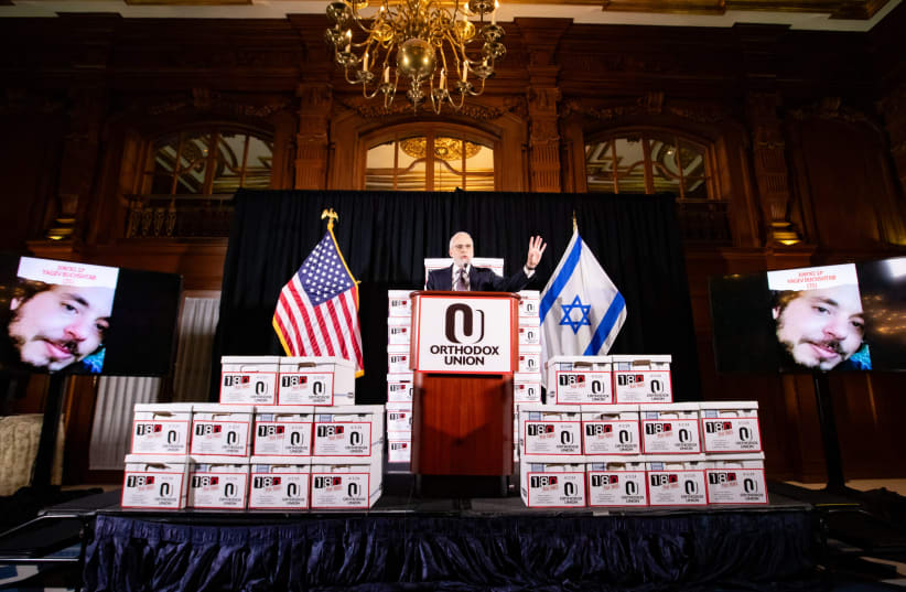  Orthodox Union delivers 180,000 letters to White House demanding return of the hostages (photo credit: The Orthodox Union)