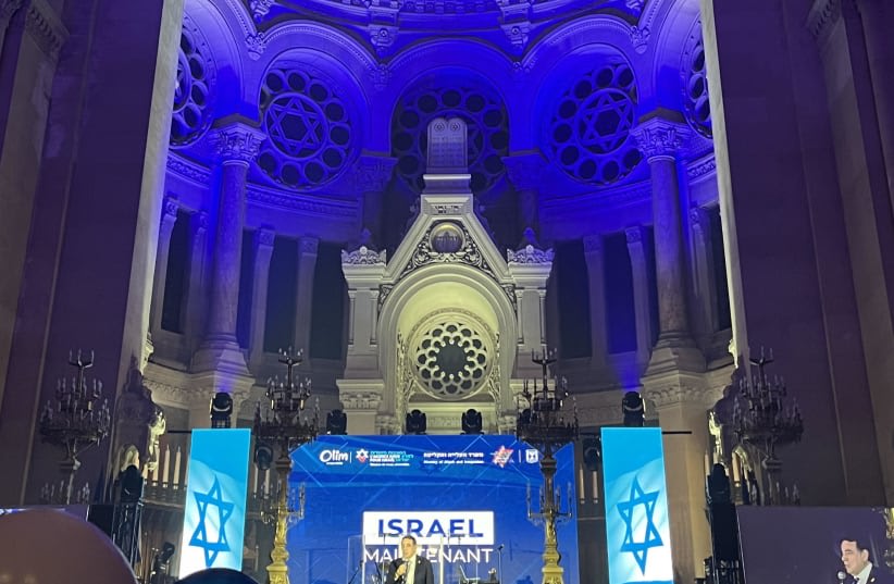Presentación de Olim Together en la Gran Sinagoga de París. (photo credit: MICHAEL STARR)