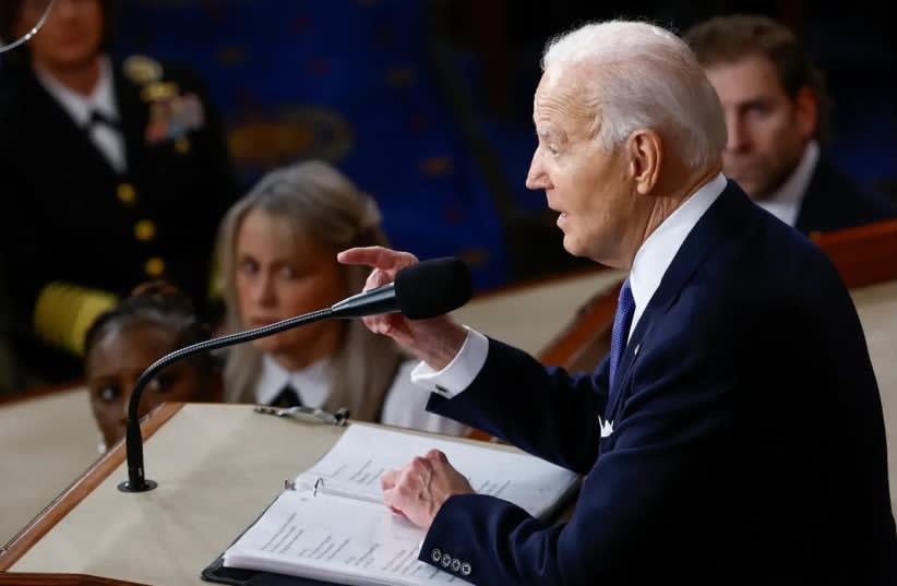  Comenzó y terminó su discurso sobre la nación, las elecciones y la democracia. Joe Biden (photo credit: REUTERS)