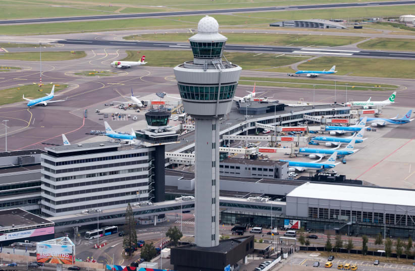  Schiphol airport. (photo credit: IKREIS/WIKIMEDIA COMMONS/CC BY-SA 4.0 https://creativecommons.org/licenses/by-sa/4.0)