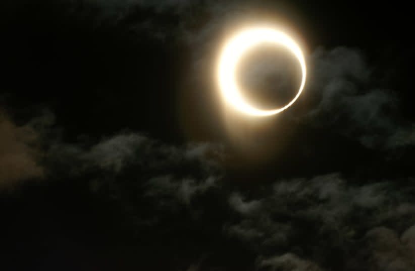  Eclipse solar anular. (photo credit: Wikimedia Commons)
