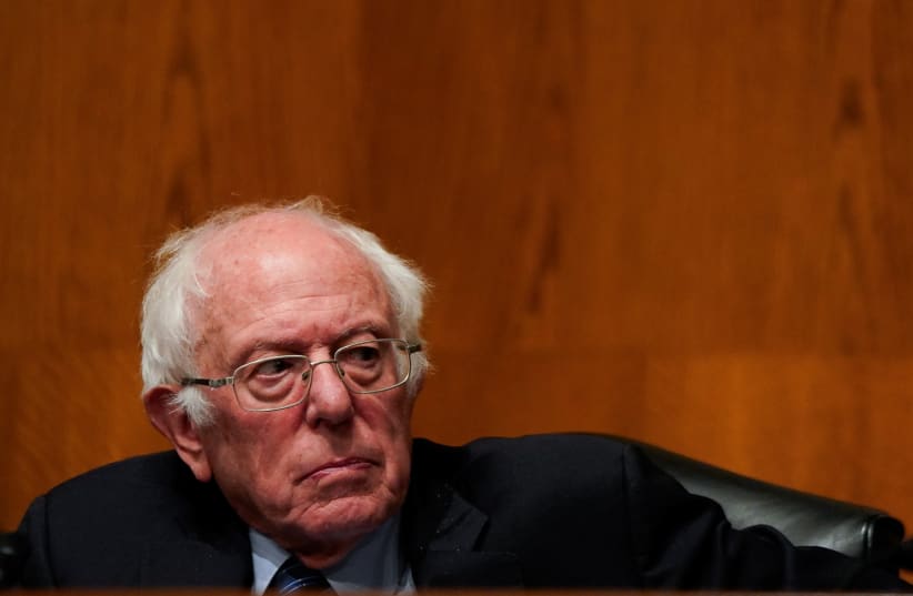 Sanders escucha en una audiencia del Senado en Washington, EE.UU., el 14 de noviembre de 2023. (photo credit: REUTERS/ELIZABETH FRANTZ)